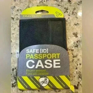 Travelon Passport Case NWT